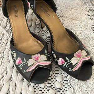 Seychellas black heel with floral embroidery